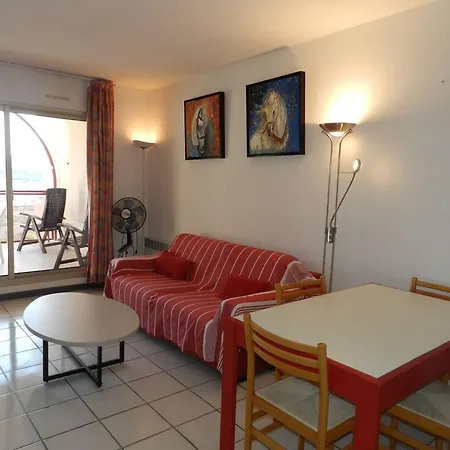 Apartment Le Lavandou, 3 Pieces, 6 Personnes - Fr-1-251-692 Le Lavandou