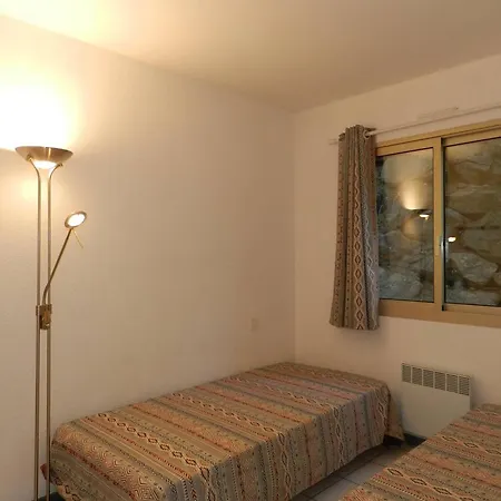 Apartment Le Lavandou, 3 Pieces, 6 Personnes - Fr-1-251-692