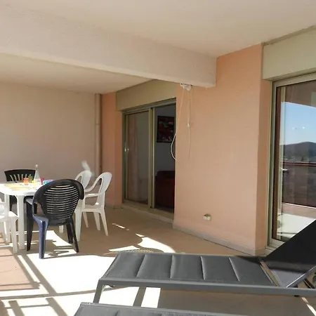 Le Lavandou, 3 Pieces, 6 Personnes - Fr-1-251-692 * Le Lavandou